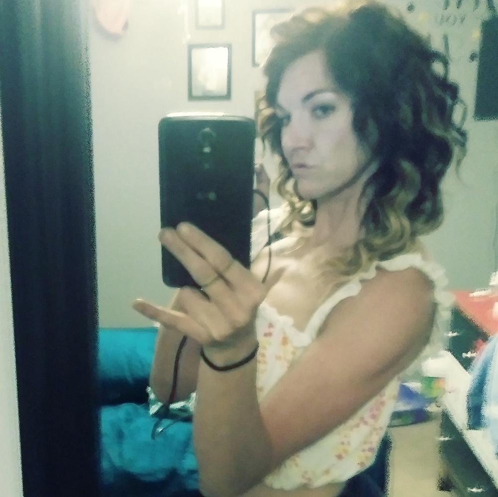 Meet your Posher, Casey